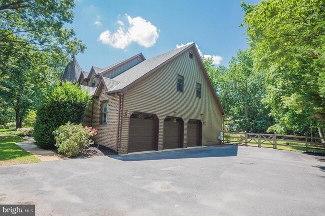 Building Photo - 5482 Royal Mile Blvd