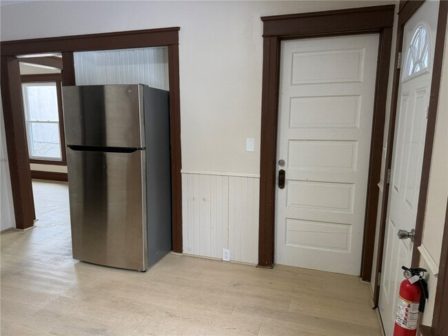 Building Photo - 414 Walnut St