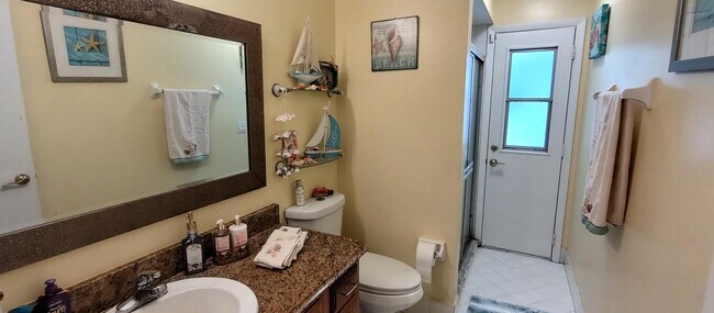 Building Photo - 1132 SE Oriental Ave