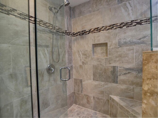 Building Photo - 4512 Woodlawn Lake Dr