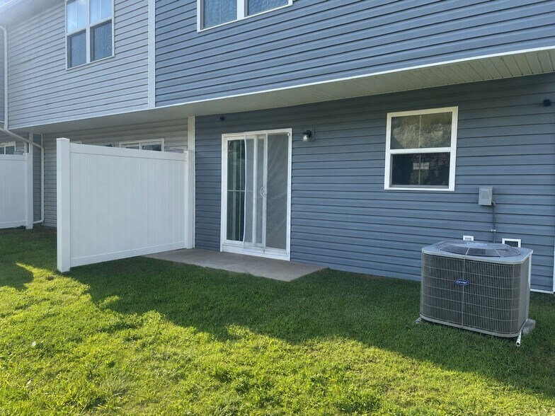 Building Photo - 1613 Mountain Ash Ln