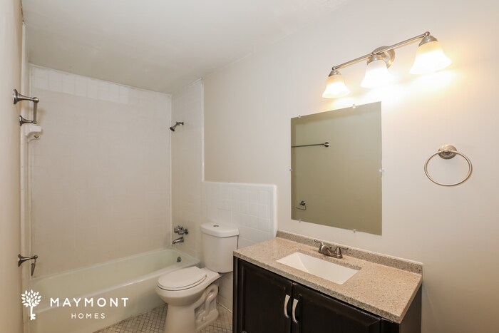 Building Photo - 1684 Regency Pl