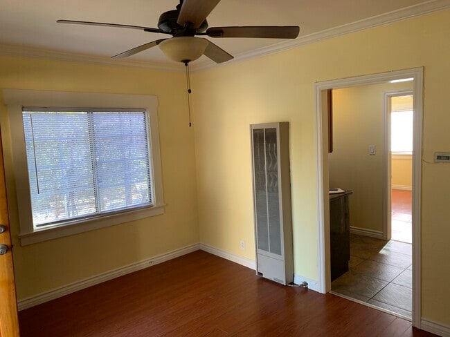 living room - 553 Lincoln Ave