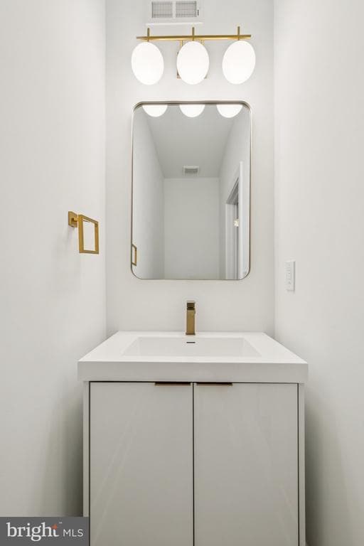 Building Photo - 5034 Florence Ave