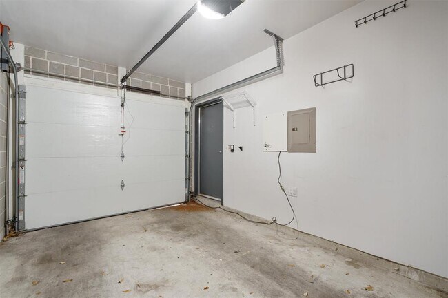 Building Photo - 4801 S Congress Ave