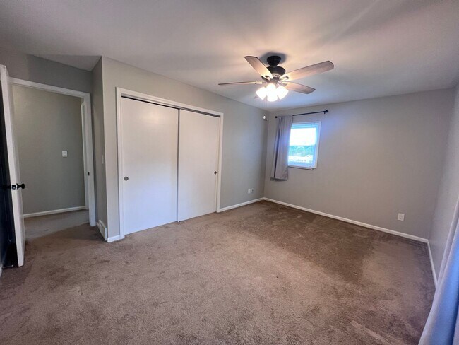 Building Photo - 3003 Winesap Dr NE