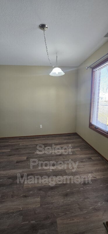 Building Photo - 5308 Gardenview Ave