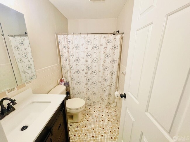 Building Photo - 614 Sharon Garden Ct