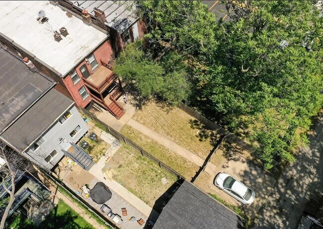 Building Photo - 4410 Chouteau Ave