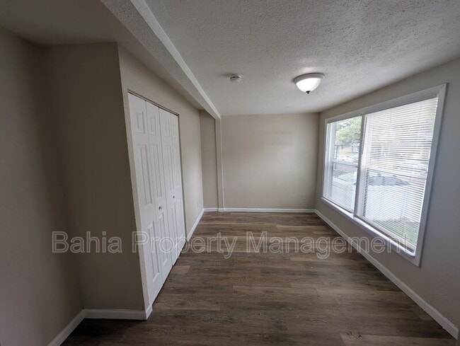 Building Photo - 1013 20th Ave S