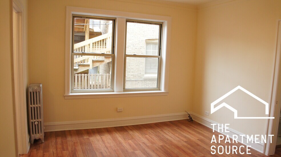 Building Photo - 2539 N Sawyer Ave