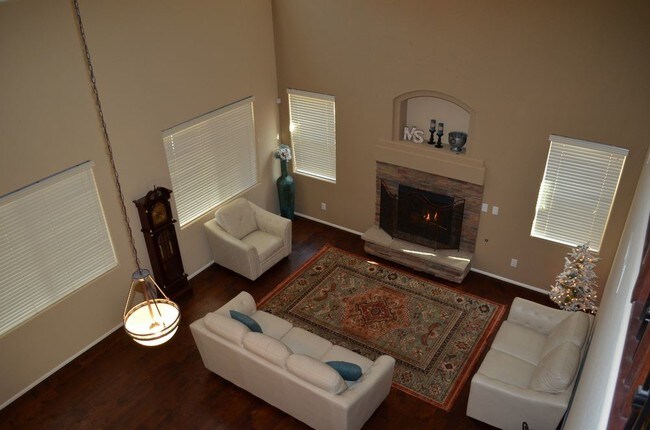 Building Photo - Fully Furnished