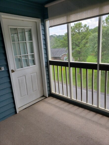 Building Photo - 4015 Fairway Dr