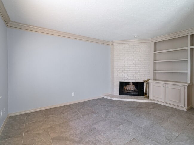Building Photo - 1144 N Kirkwood Rd