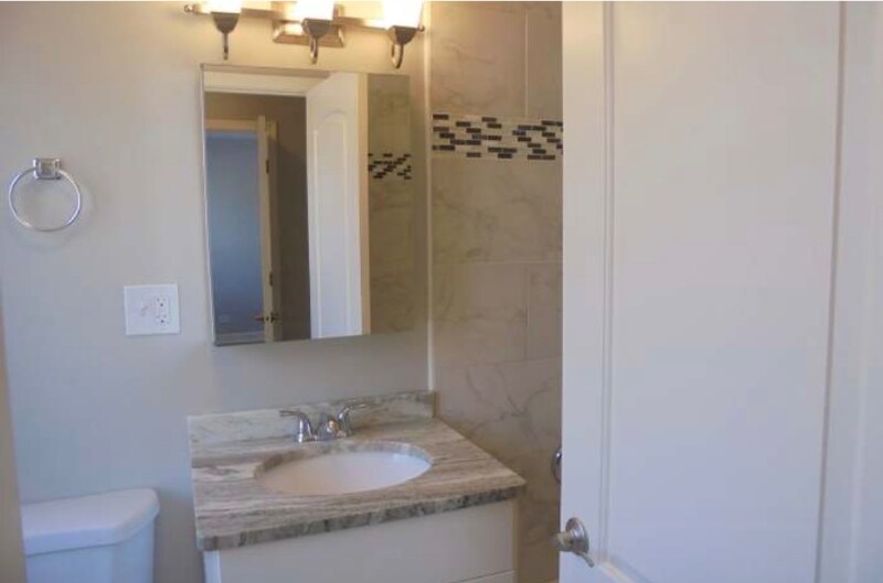 Building Photo - 7120 N Sheridan Rd