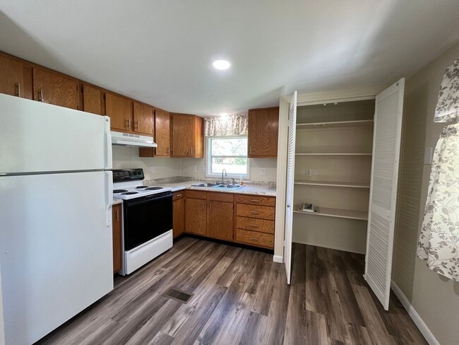 Building Photo - Nicely Remodeled 2 Bedroom, 1 Bathroom Manufactured home on 1 acre