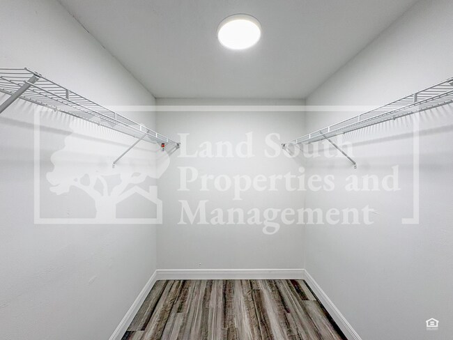 Building Photo - 1631 Monterey Ln