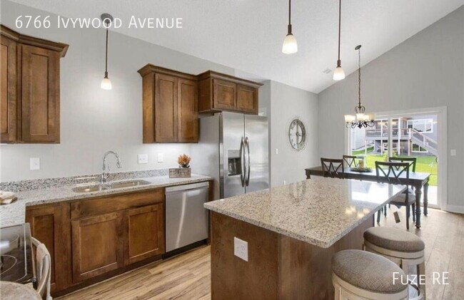 Building Photo - 6766 Ivywood Ave