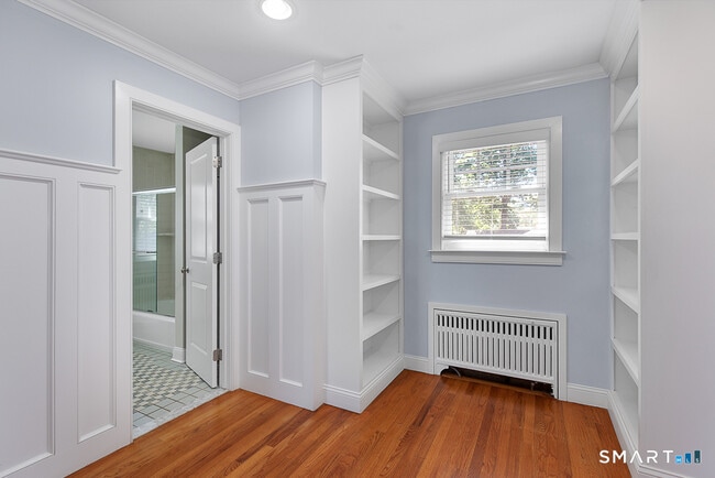 Building Photo - 134 Dyer St