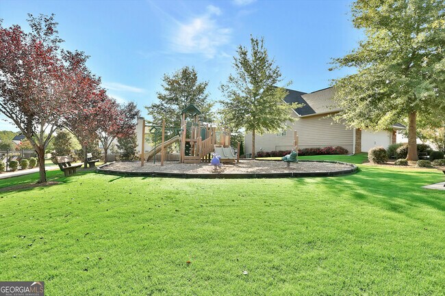 Building Photo - 318 Stillwood Dr