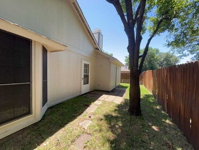 Building Photo - 6703 Fire Hill Dr