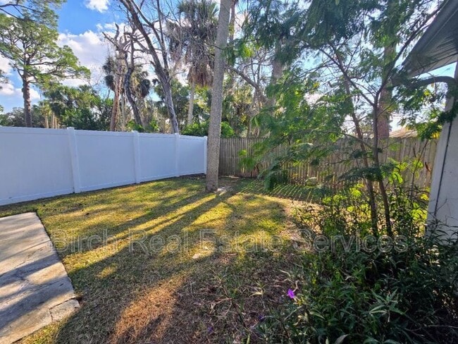 Building Photo - 5346 Cotee River Dr