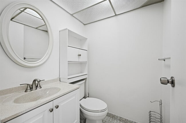 Building Photo - 451 Monaco J