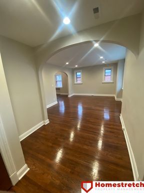 Building Photo - Gorgeous Three Bedroom Duplex Coming Avail...