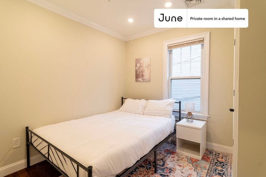 Primary Photo - Room in Shared 4 bed/1.5 bath home