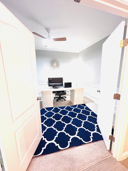 Building Photo - 1504 Englewood Ct