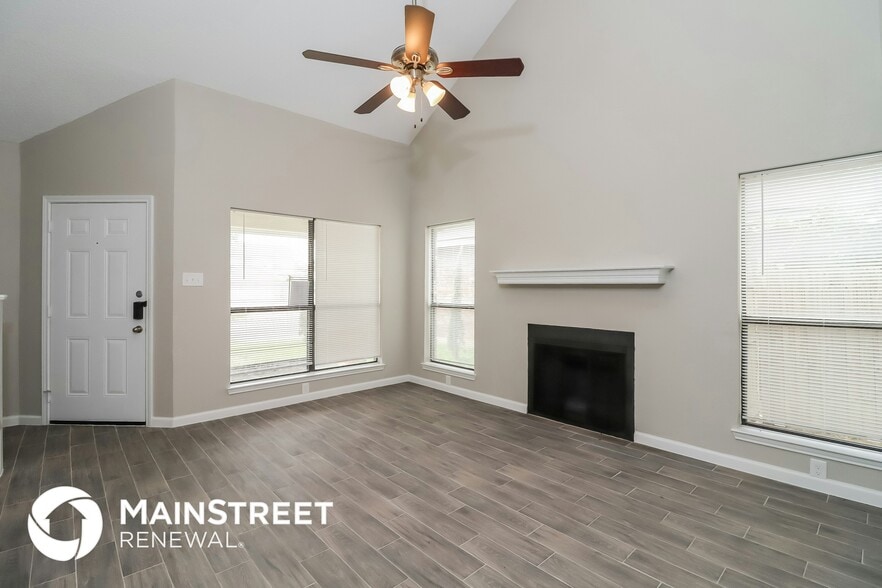 Building Photo - 1516 Lincolnshire Way