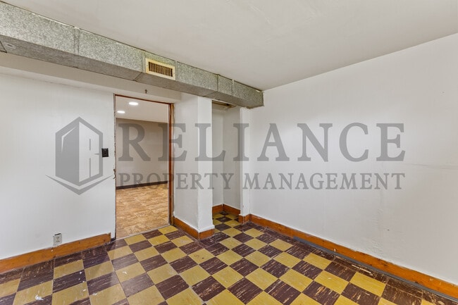 Building Photo - 1932 S Parkwood Ln