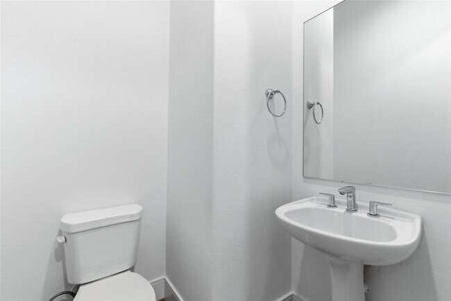 Building Photo - 2412 Canal St