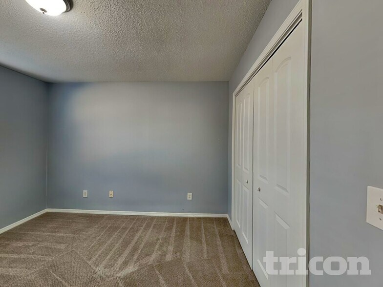 Building Photo - 85 Brandon Dr