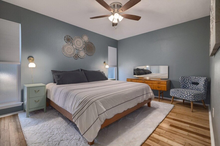 Building Photo - 2806 Rae Dell Ave