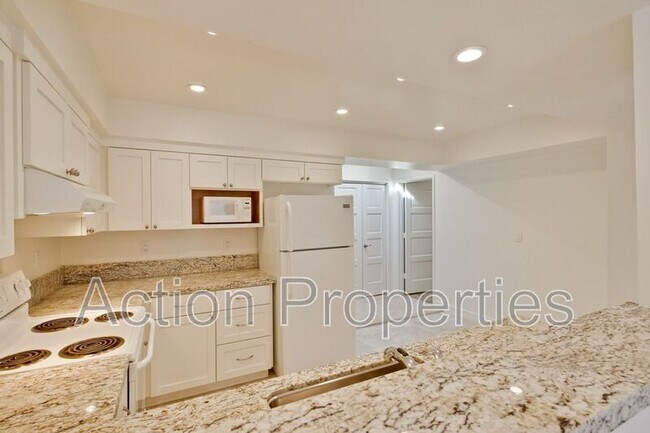Building Photo - 71 Los Altos Square