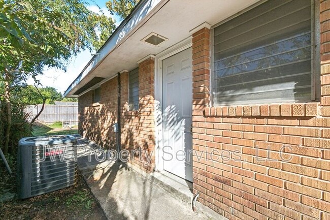 Building Photo - 124 Lake Ave