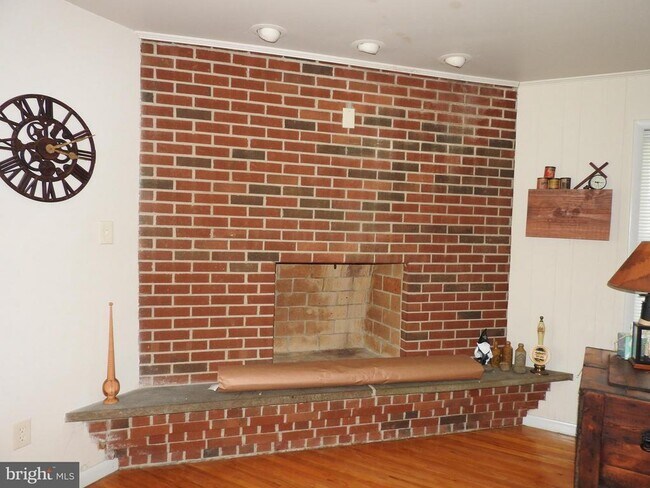 Building Photo - 2711 Bel Pre Rd