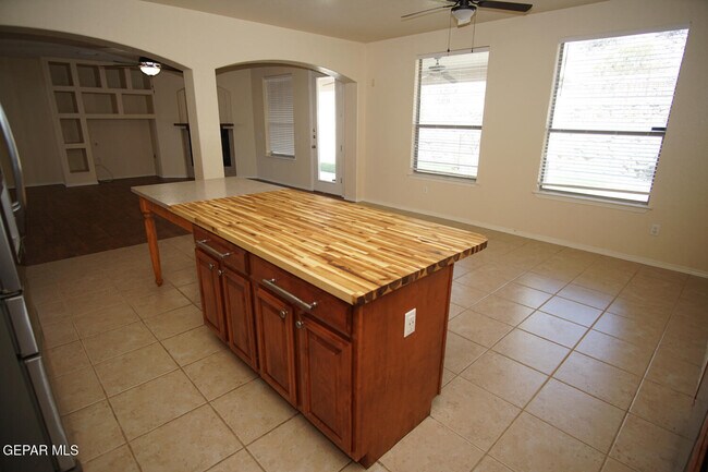 Building Photo - 6321 Franklin Gate Dr