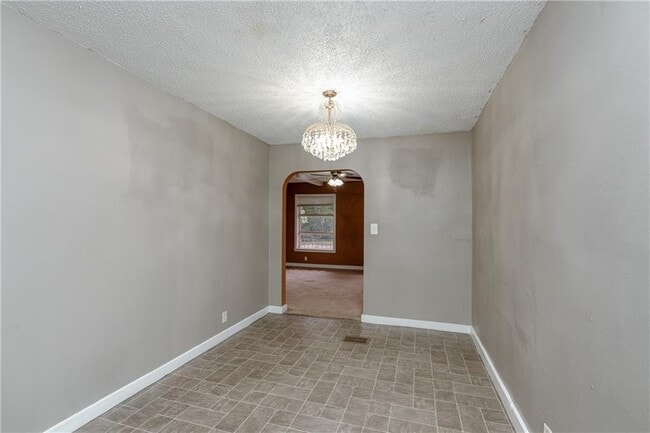 Building Photo - 100 Esplanade Ave