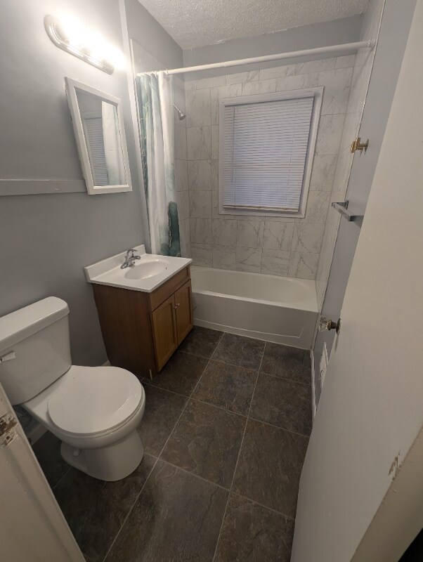 Building Photo - 1709 B St