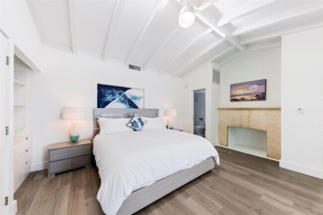 Building Photo - 1663 N Fort Lauderdale Beach Blvd