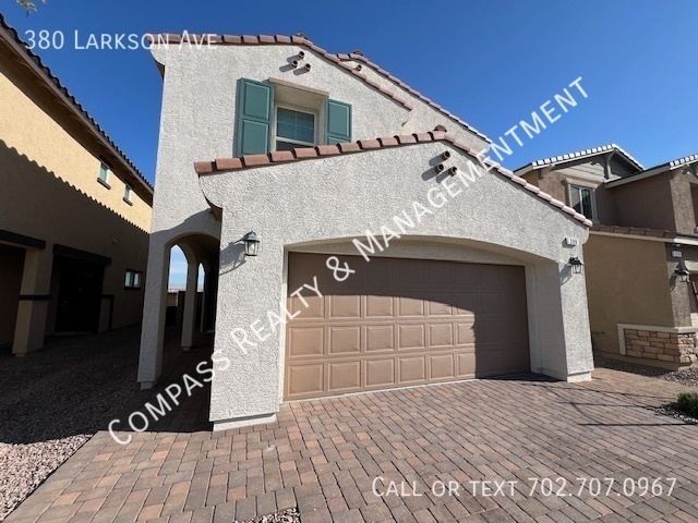 Building Photo - 380 E Larson Ln