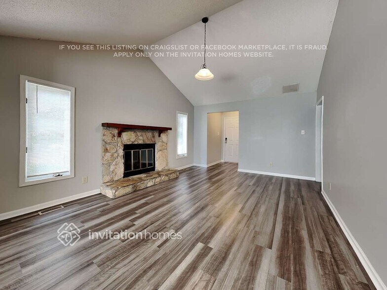 Building Photo - 1108 Oakview Rd