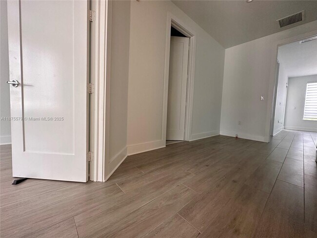 Building Photo - 6420 NW 104th Path