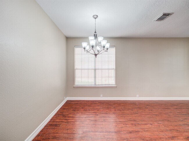 Building Photo - 419 Thorpe Springs Dr