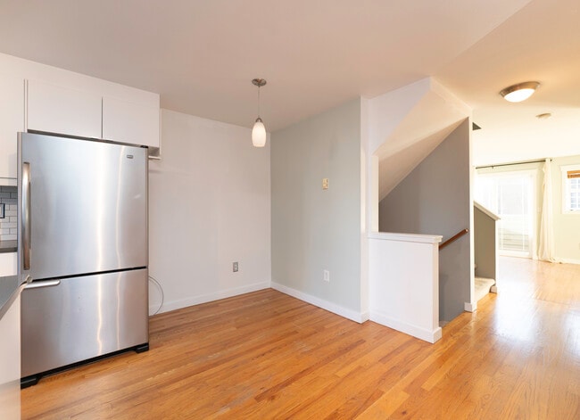 Building Photo - 3606 22nd Ave W