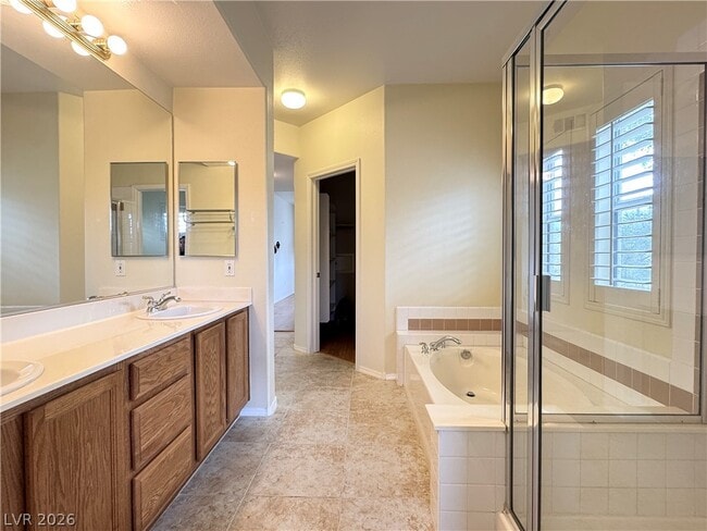 Building Photo - 820 Sunrise Peak Way