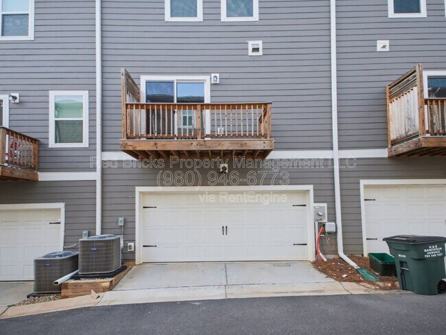 Building Photo - 4426 Millennium Ave