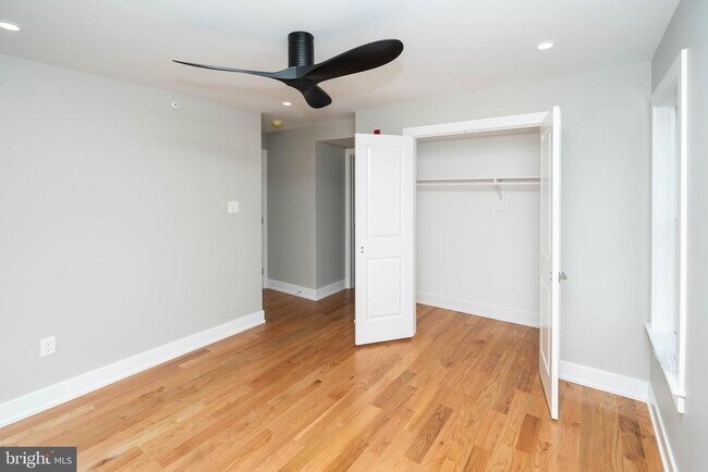 Building Photo - 1711 S 5th St